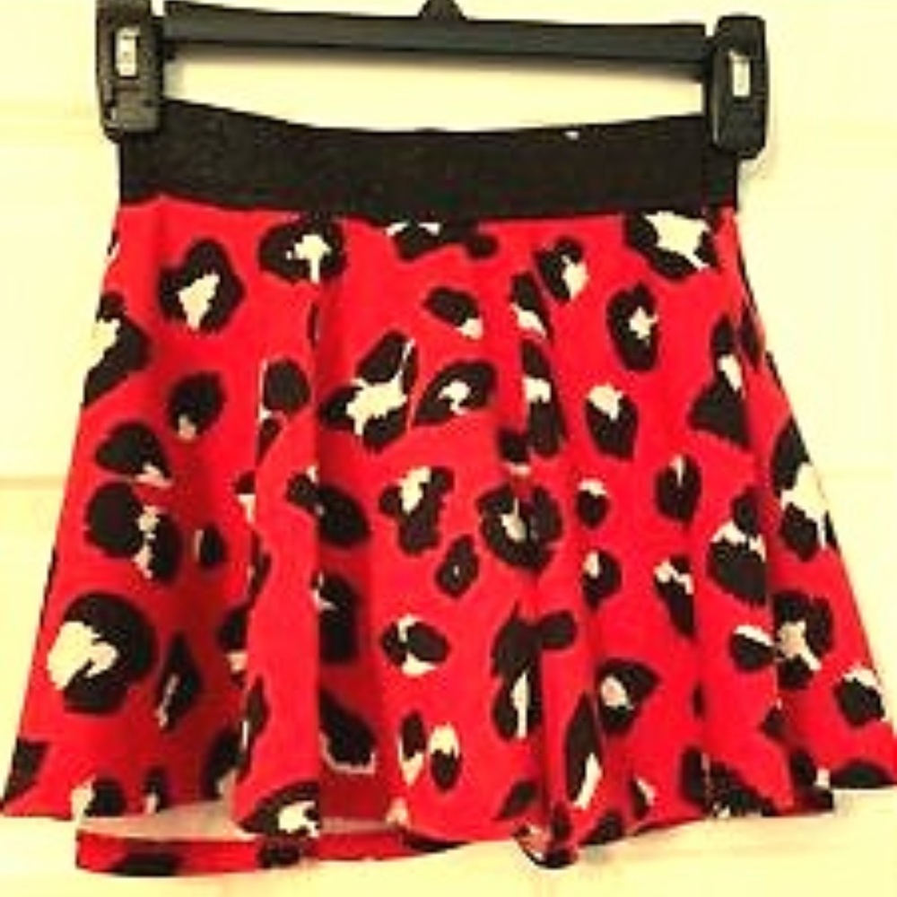 RED LEOPARD SKIRT